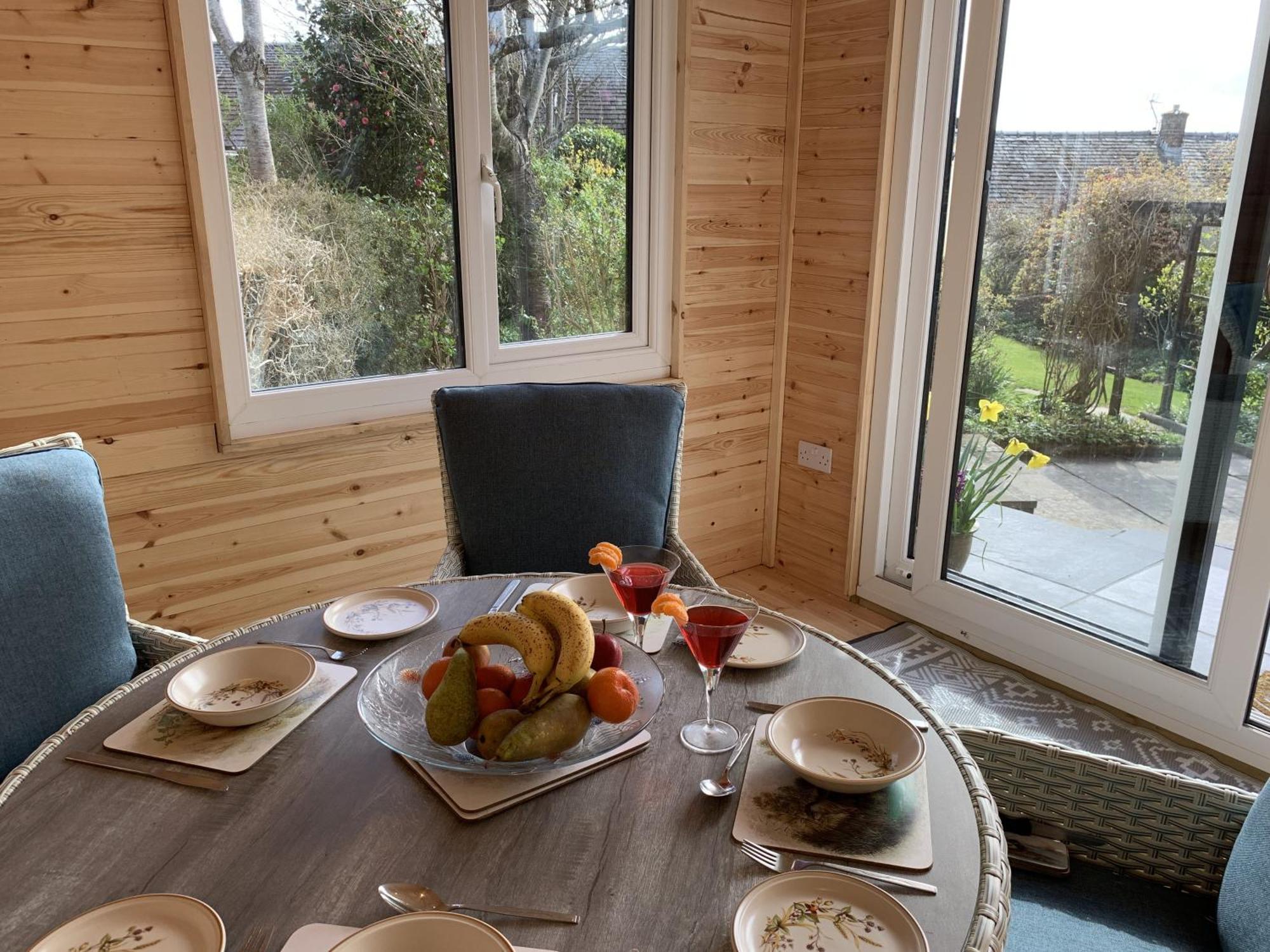 Kents Bank - Pet Friendly With Bay Views Holiday home *